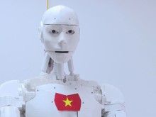 Image: Vietnam’s first AI Robot excites techies