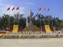 Image: Quang Tri: The central park of Dong Ha City is brilliant in front of Spring