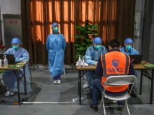 Image: World breaking news today February 2 Chinese police arrest over 80 people suspected of manufacturing fake vaccines
