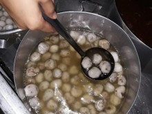 Image: Strange roasted pork tea “unique” in Hue, challenge the culinary devotees
