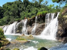 Image: Admire the picturesque waterfalls in Quang Ninh