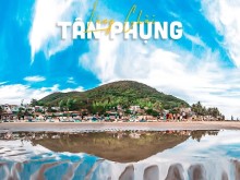 Image: In the middle of prosperous Quy Nhon, there is still such a peaceful Tan Phung fishing village!