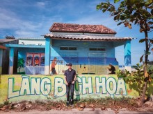 Image: Travel bloggers check-in mural villages around Vietnam
