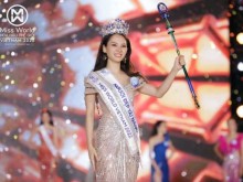 Image: Calling the coaching heart Miss South, Mai Phuong – Lan Khue all studied