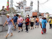 Image: Int’l tourist arrivals in Vietnam surge in Jan-Oct