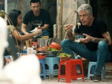 Image: How is the noodle shop in Hanoi that was introduced by chef Anthony Bourdain on CNN TV now?