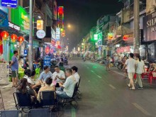 Image: HCMC opens new night food street in District 3