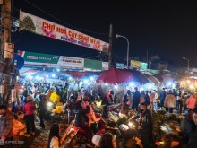 Image: Flower market on the 28th of Tet is crowded with people