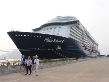 Image: Quang Ninh welcomes nearly 2,000 int’l cruise guests