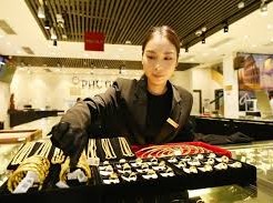 Image: Gold Prices Continue to Rise Amid Economic Uncertainty