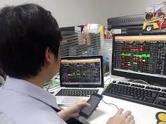 Image: VN-Index in August: Opportunities or a Bull Trap?
