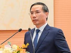 Image: Governor Urges Diverse Funding for Major Projects Beyond Banks