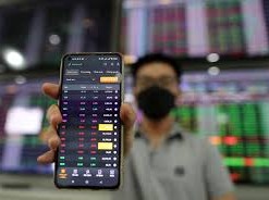 Image: Vietnam's Stock Market Drops Below 1,800 Points: What’s Next?