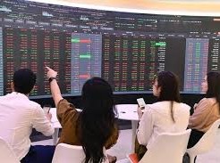 Image: Bank Stocks Attract Attention from Proprietary Trading Firms