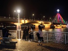 Image: Da Nang re-operates nightlife activities on Han River