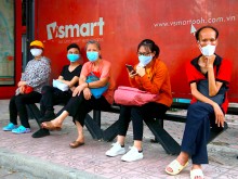 Image: Hanoi: masking up in public area is compulsory