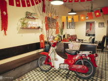 Image: Four coffee shops with Tet holiday themed decorations in Hanoi