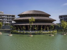 Image: The stunning architecture of the restaurant in Cuc Phuong forest: 100% bamboo, majestic dome like a castle