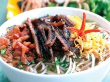 Image: Hung Yen eel rice noodle soup – a famous ‘familiar but strange’ specialty of Pho Hien