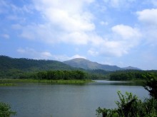 Image: Unexpectedly Quang Ninh has many picturesque lakes like this!
