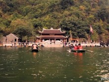 Image: Huong Tich Pagoda – The pagoda in the middle of Ha Tinh mountains and forests