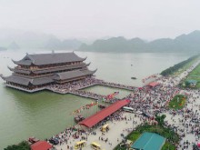 Image: Tens of thousands of tourists flock to the world’s largest Tam Chuc Pagoda
