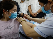 Image: 10 prioritized groups receiving free Covid 19 vaccine in HCMC