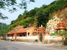 Image: Do Son Cave Pagoda – a natural spiritual place that creates beautiful