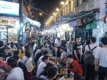 Image: Hanoi’s traveler Street is full of people “like Covid-19 never before”