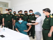 Image: Over 420 officers soldiers in Quang Ninh get prioritized Covid 19 vaccine