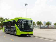 Image: Vietnam’s first smart e-bus runs in Hanoi