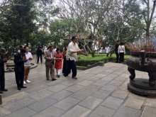 Image: ALOV and overseas Vietnamese visit Hung Kings Temple