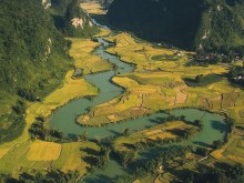 Image: the charming look of the Quay Son Cao Bang river