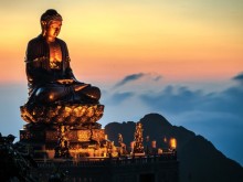 Image: What is special about the great Buddha statue at the top of Fansipan winning the Asian record?