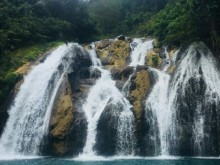 Image: Go to O O waterfall in Quang Tri to enjoy the beautiful scenery and relax in the stream