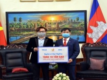 Image: Vietnamese artist association donate 15 tons of rice to support Cambodian people