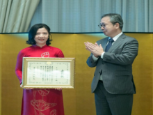 Image: Vietnamese woman honored by Japan for contribution in Ehon comic and reading culture