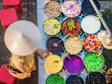 Image: 24 dishes “colorful” Sweet Soup shop, selling 400 cups every night in Hue