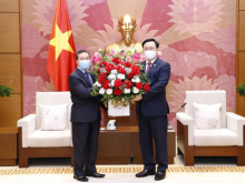 Image: Vietnam places consistency in giving the top priority to its relations with Laos