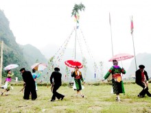 Image: What is the best season to visit Ha Giang for sightseeing and fun?