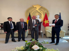 Image: German friends awarded with Vietnam’s noble distinctions