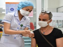 Image: Expats to enjoy equitable Covid vaccination access in Vietnam