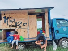 Image: The family goes on a road trip and sells coffee on a ‘mobile home’
