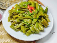 Image: The famous “tough, crunchy” pickled sourdough dish in Nghe An