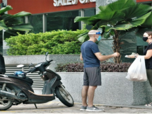 Image: In Photos Foreigners Social Distancing in Vietnam