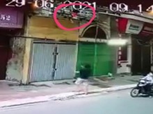 Image: Man catches 4 year old falling from 2nd floor video