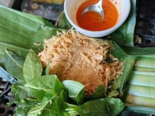 Image: Hanoi famous spring rolls with fig leaves