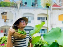 Image: The 20m2 green terrace garden of the Saigon boy: There are enough green vegetables, fresh flowers, the owner enjoys tea, raises birds so poetic