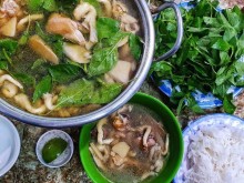 Image: Two hot pot dishes never get bored when coming to Da Lat