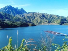 Image: Blue lake near Sapa